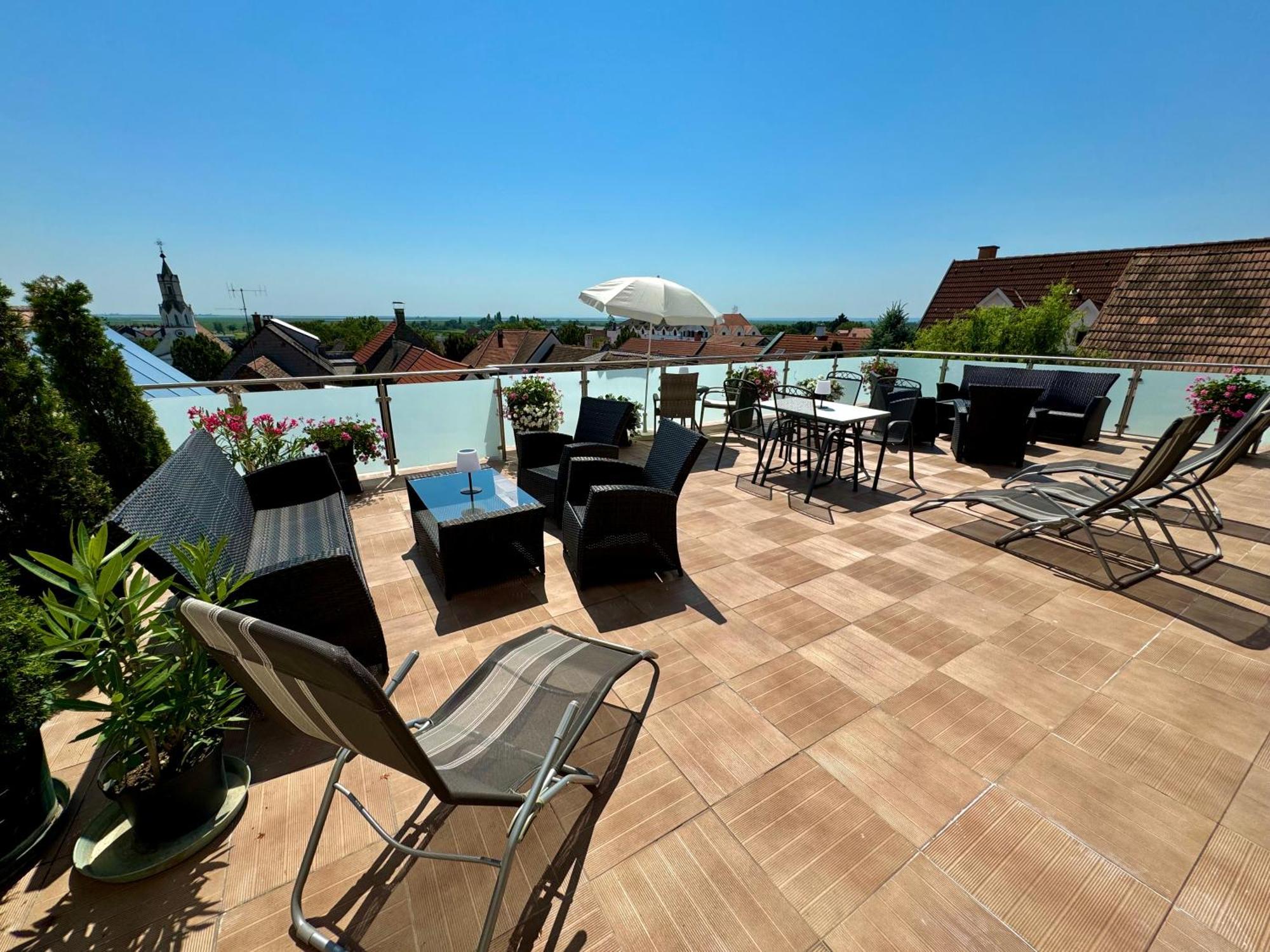 Pension Seeblick Mörbisch am See Exteriör bild