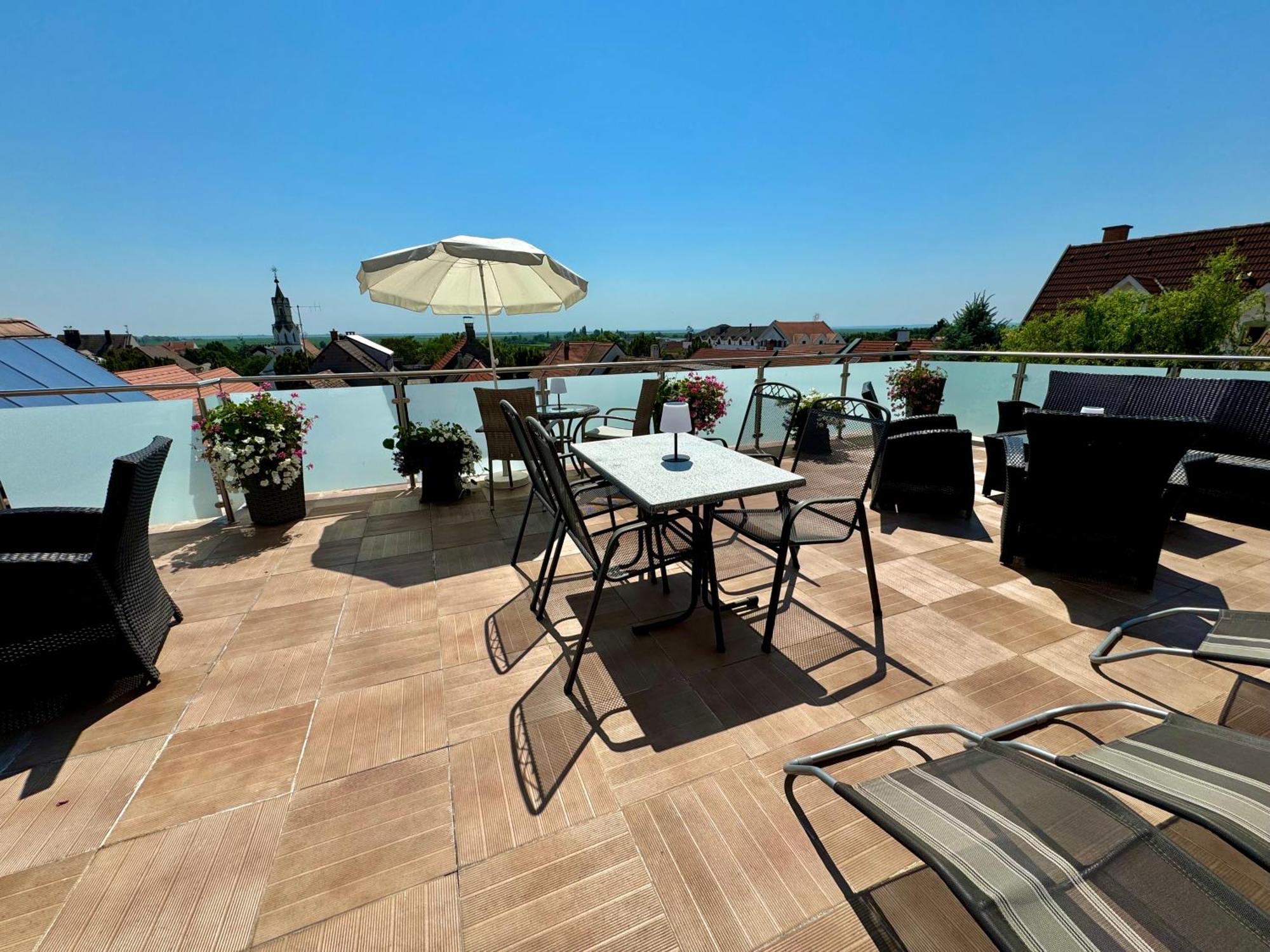 Pension Seeblick Mörbisch am See Exteriör bild