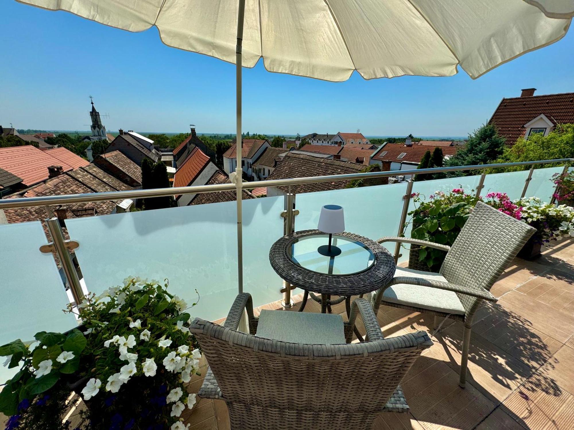 Pension Seeblick Mörbisch am See Exteriör bild